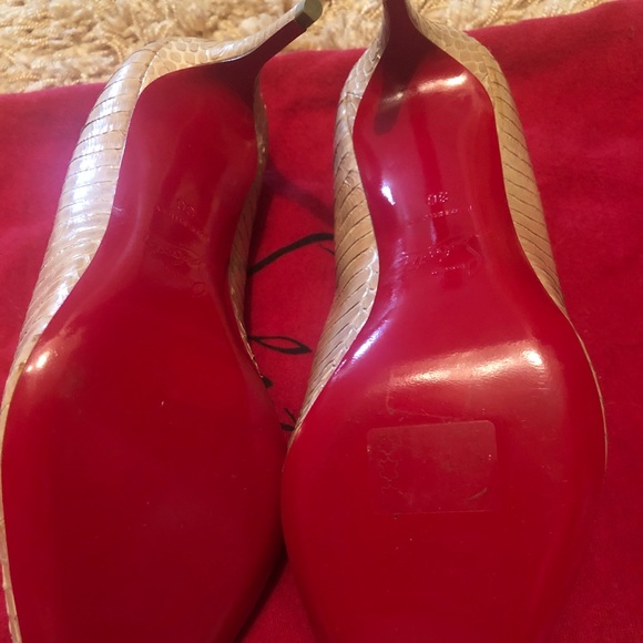 Comfy beautiful heels - Picture 3 of 8